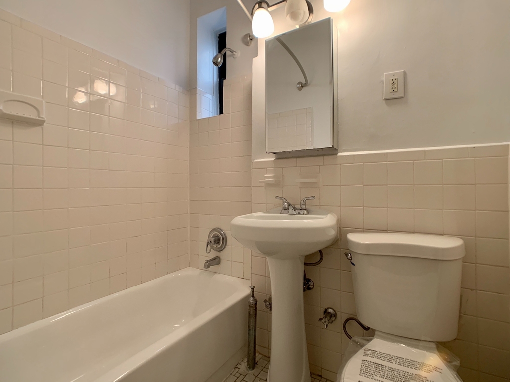 436 E 89th Street - Photo 8