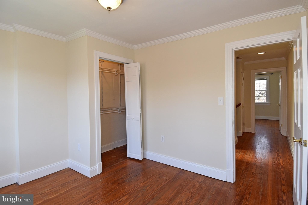 406 N Henry Street - Photo 13