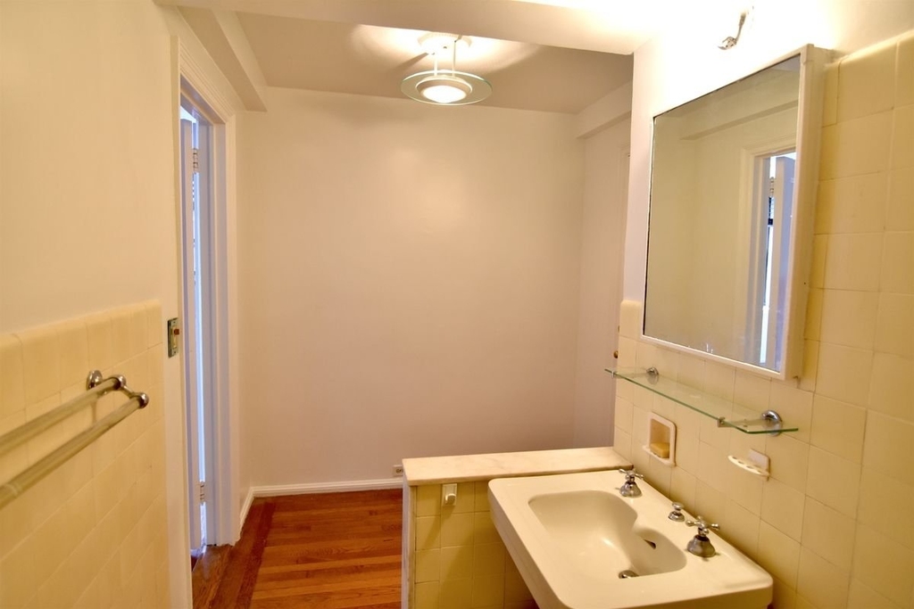 140 East 28th Street - Photo 5