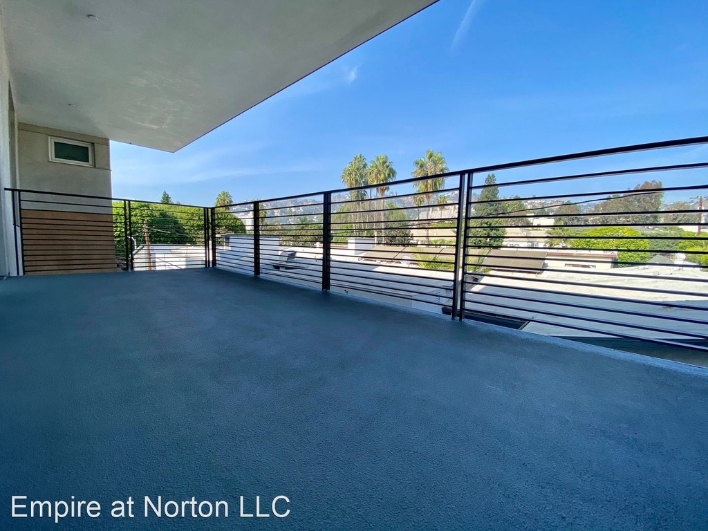 8017 Norton Avenue - Photo 12