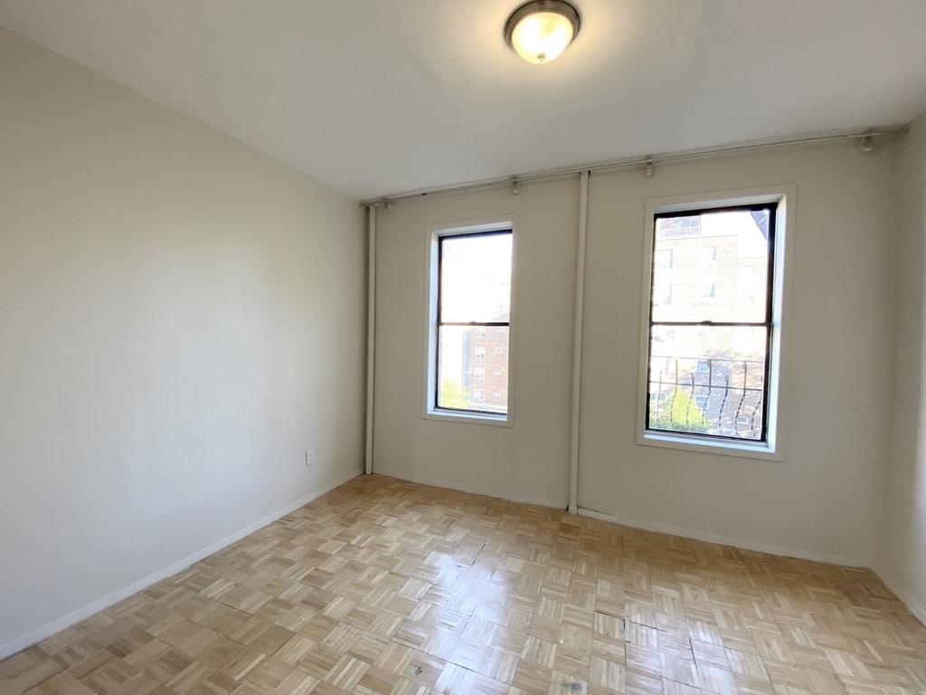 133 Avenue D - Photo 2