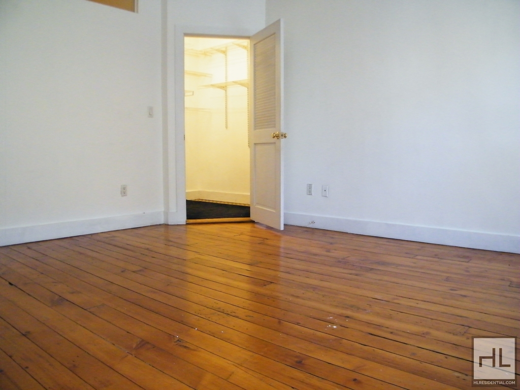 509 Henry Street - Photo 1