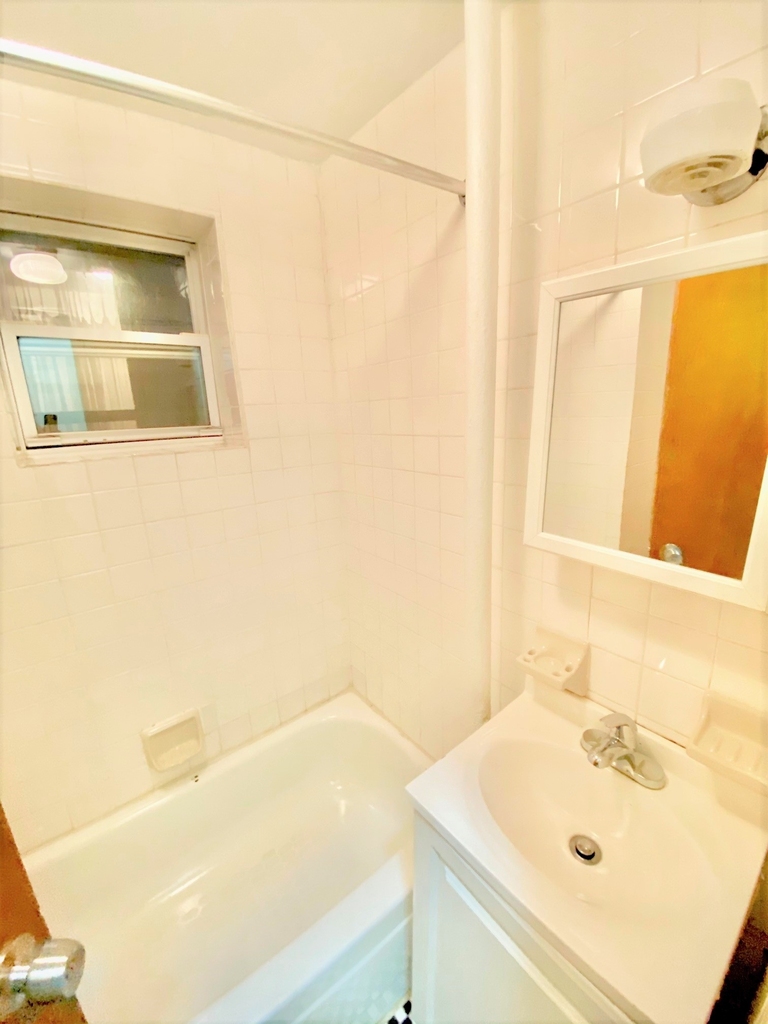 321 East 85th Street - Photo 5