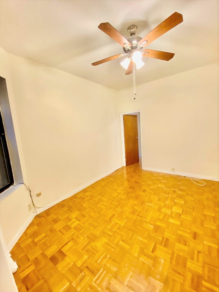 321 East 85th Street - Photo 3