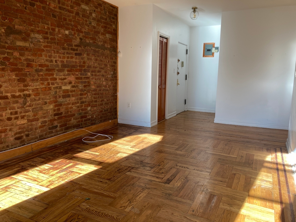 707 W 171st - Photo 2