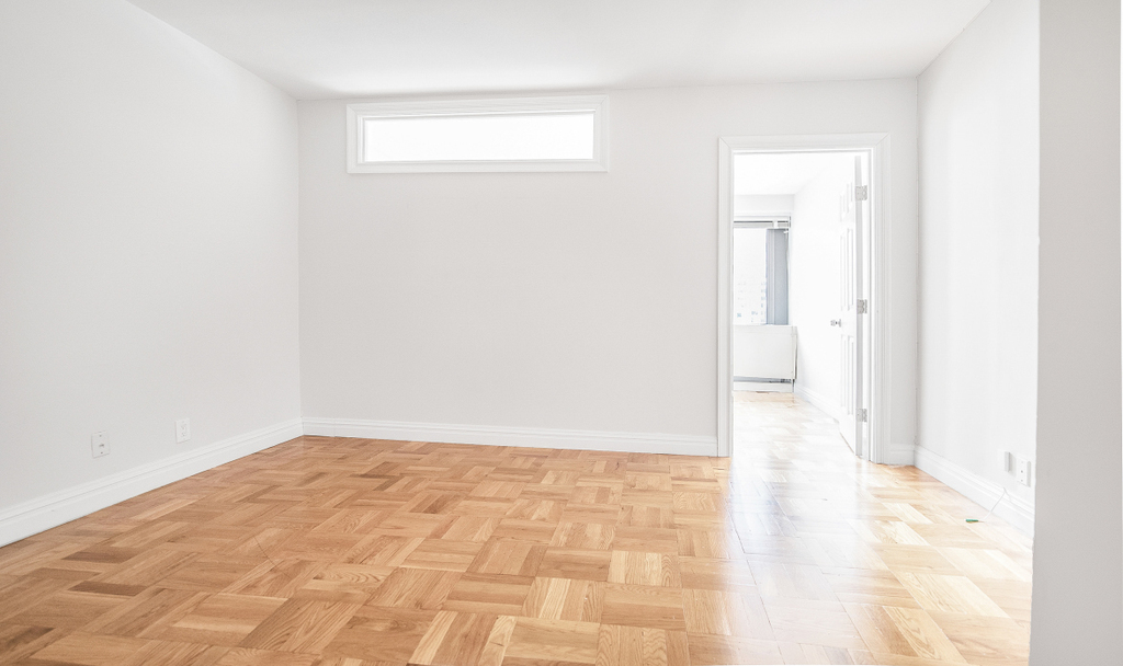 330 West 45th Street - Photo 1