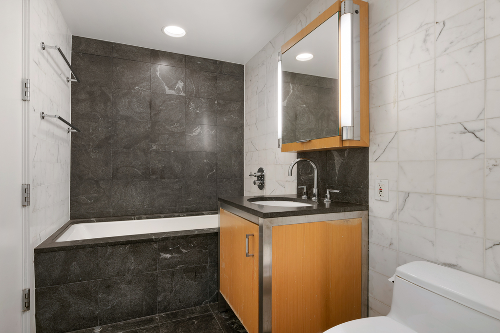 100 West 58th Street - Photo 6