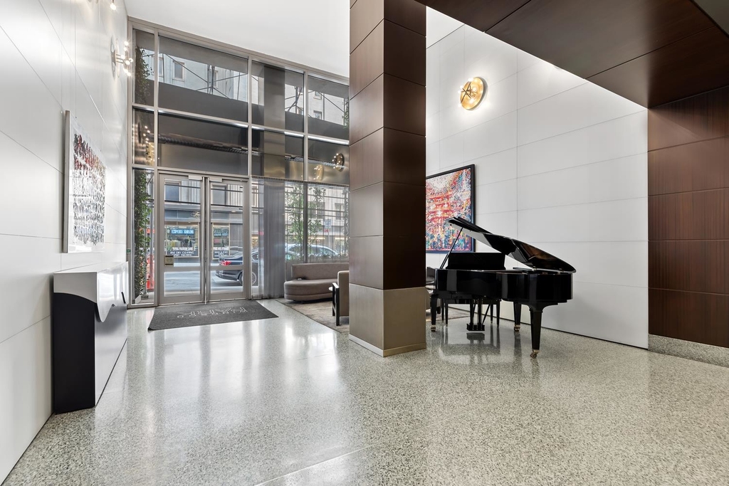 100 West 58th Street - Photo 7