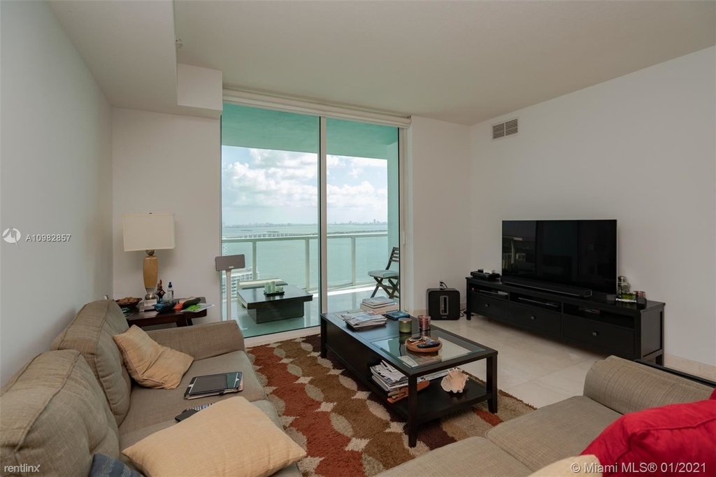 1900 N Bayshore Dr Apt 2914 - Photo 1