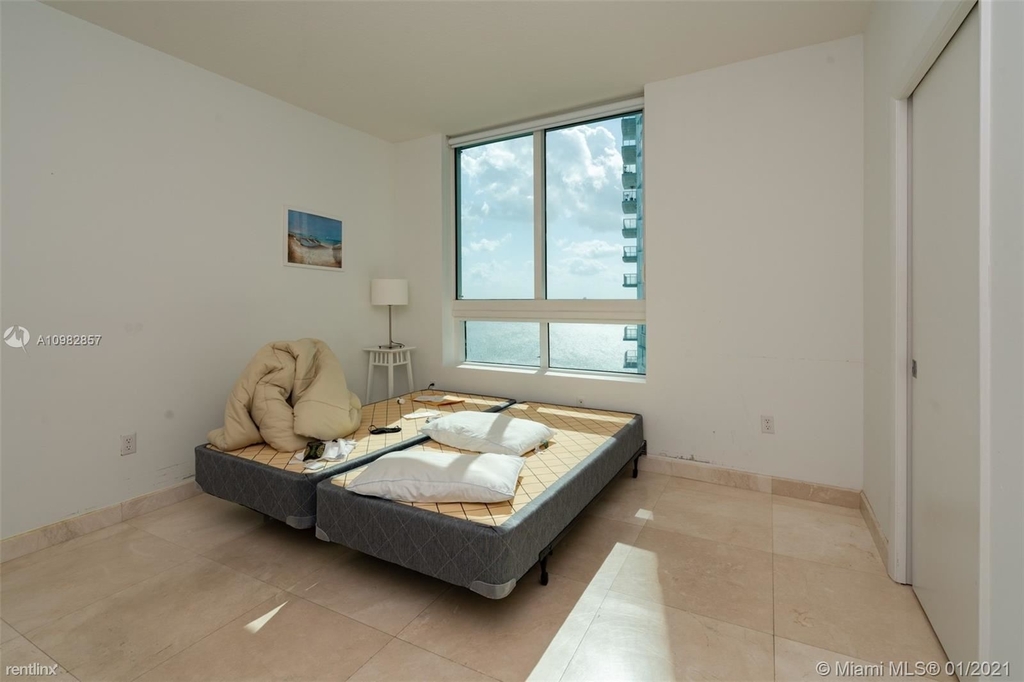 1900 N Bayshore Dr Apt 2914 - Photo 6