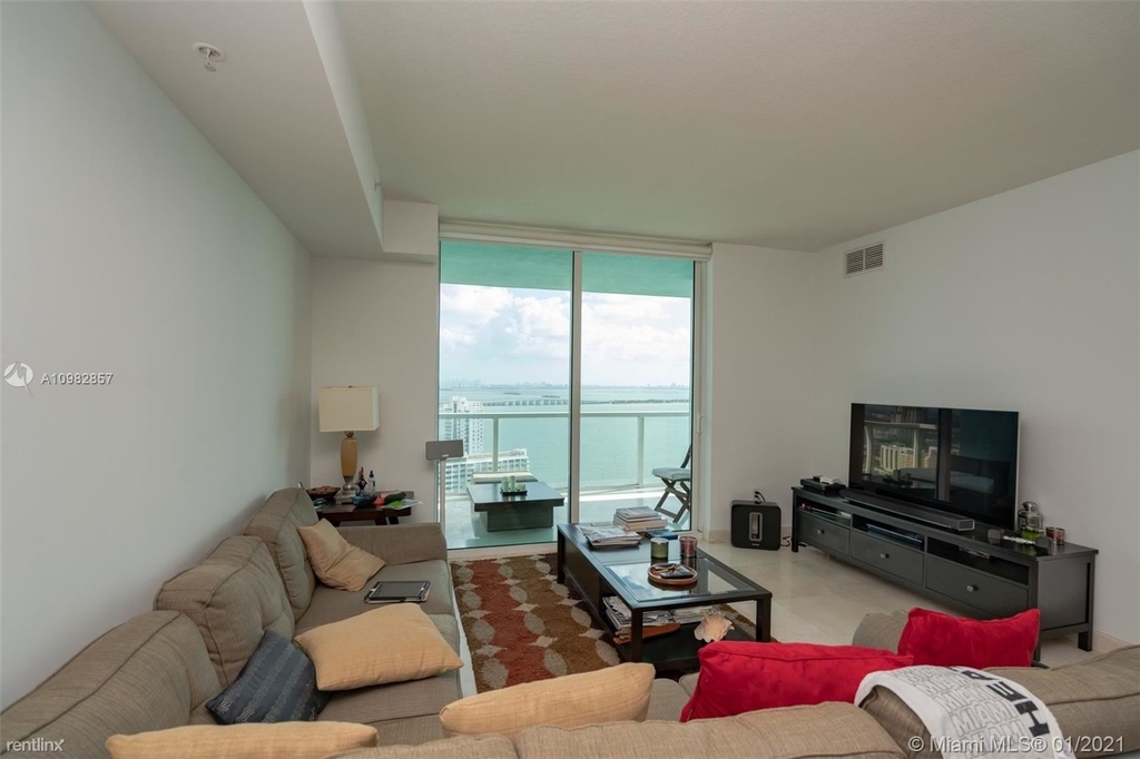 1900 N Bayshore Dr Apt 2914 - Photo 15