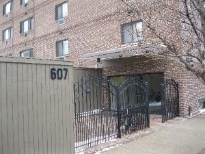 607 West Wrightwood Avenue - Photo 1