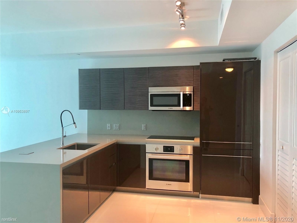 1080 Brickell Ave Unit 1802 - Photo 2