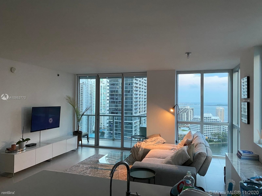 500 Brickell Ave Apt 2805 - Photo 1