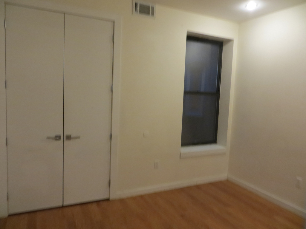 662 Park Place - Photo 1