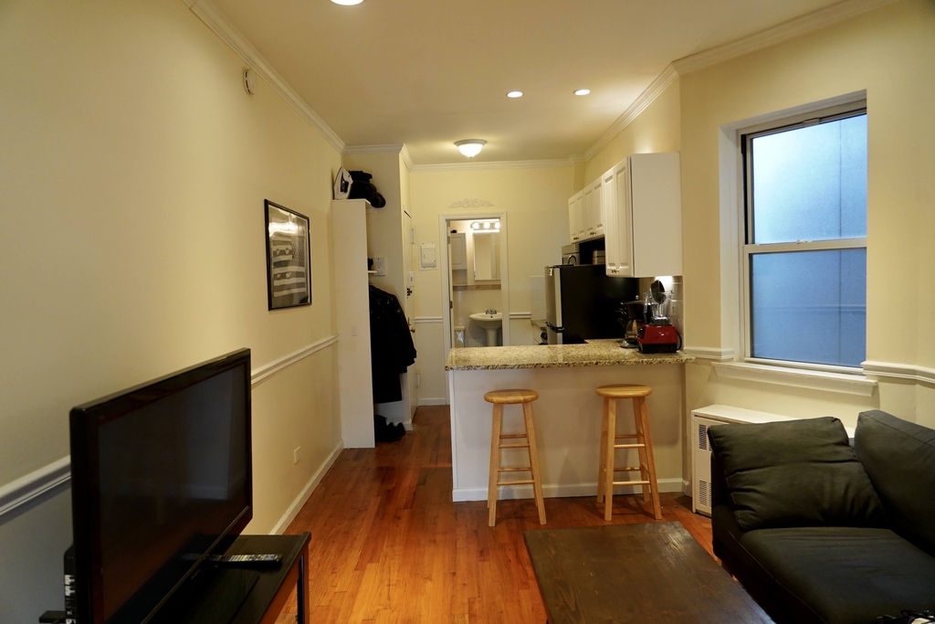 349 East 61st Street - Photo 2