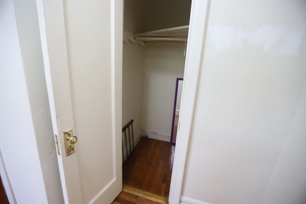 271 Sullivan Place - Photo 4