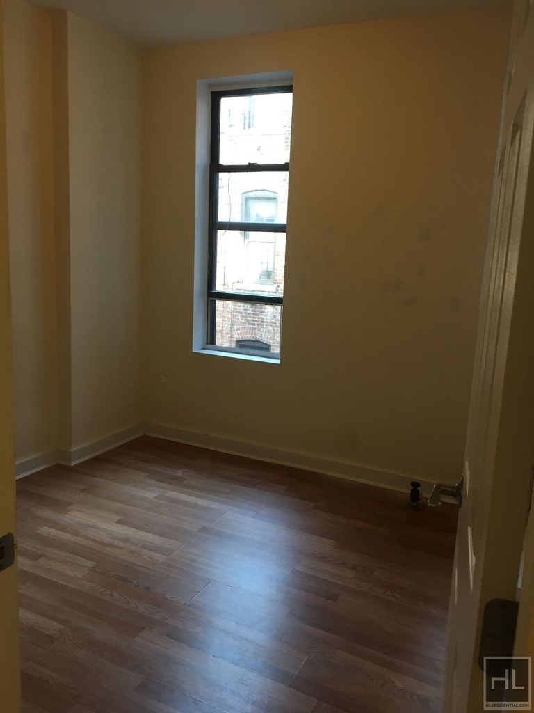 523 West 187 Street - Photo 6