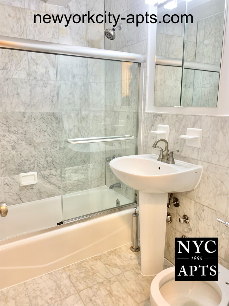 151 West 16th Street - Photo 2