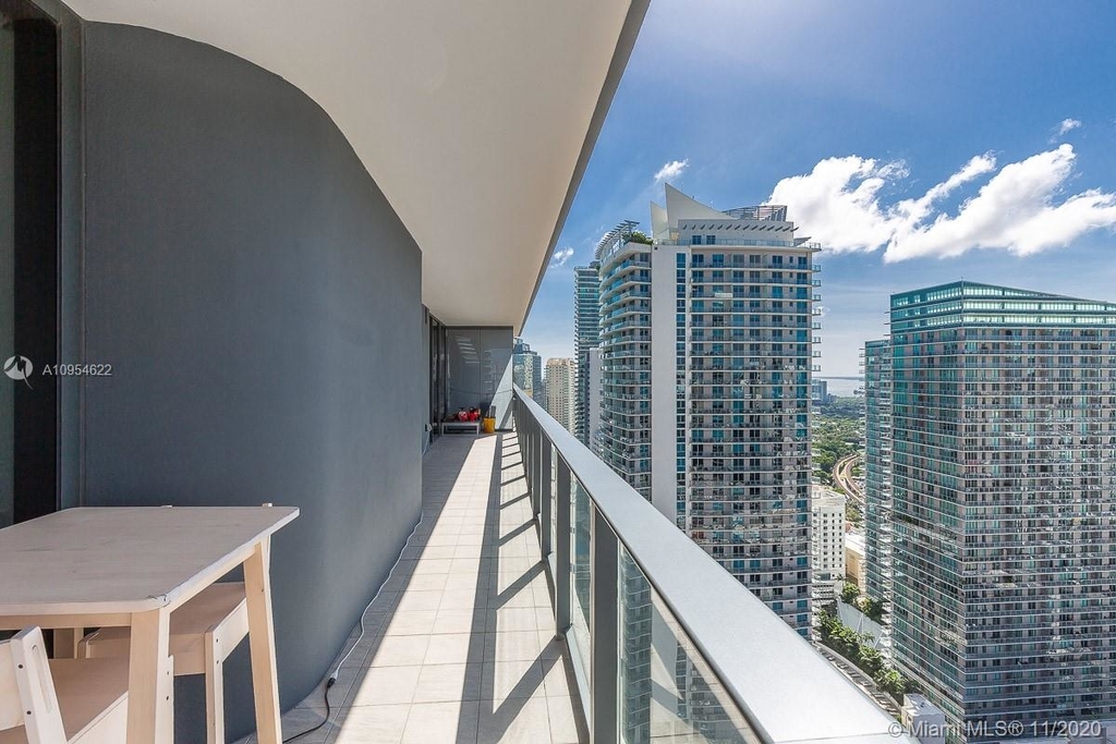 1000 Brickell Plz - Photo 18