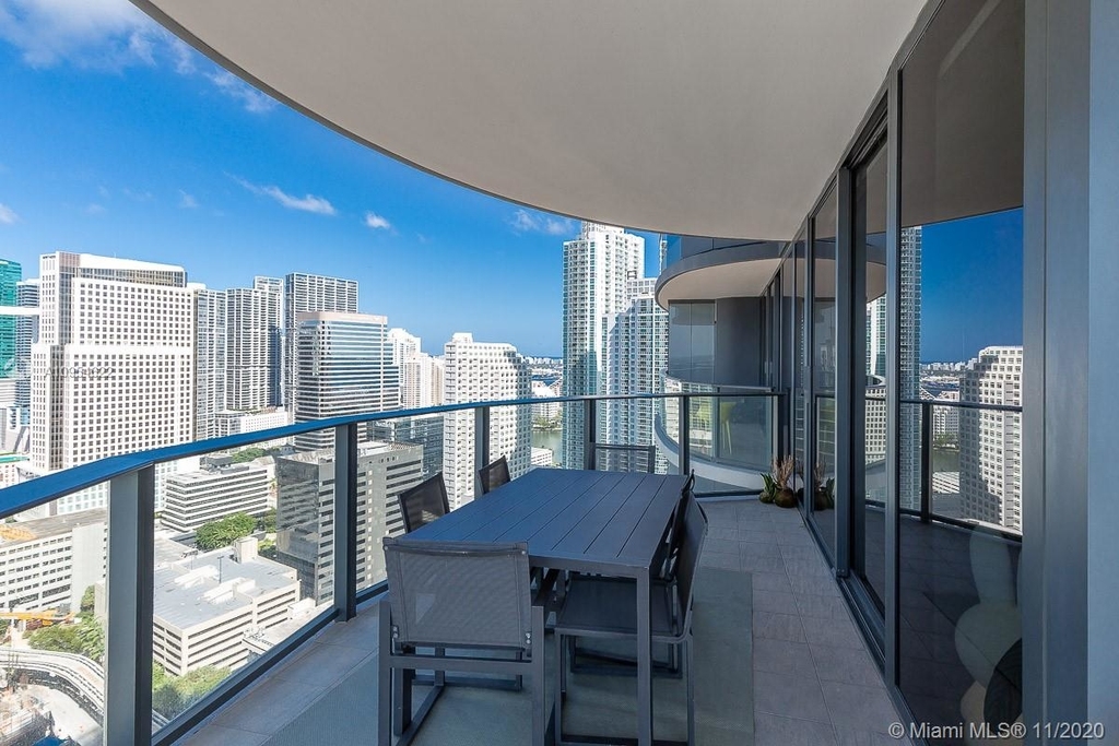 1000 Brickell Plz - Photo 16