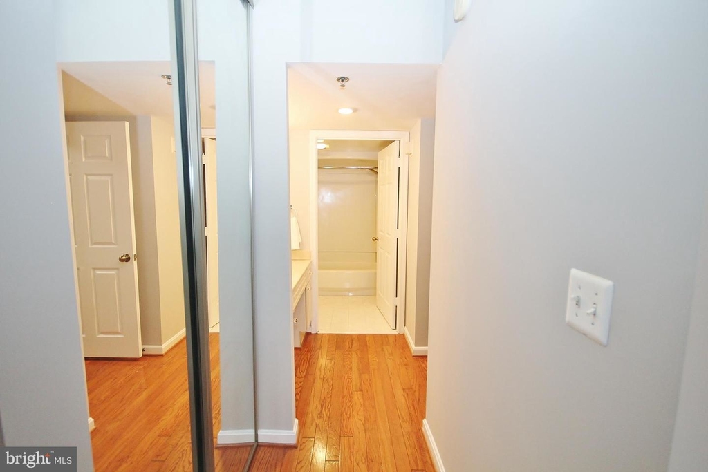 2181 Jamieson Ave #706 - Photo 3