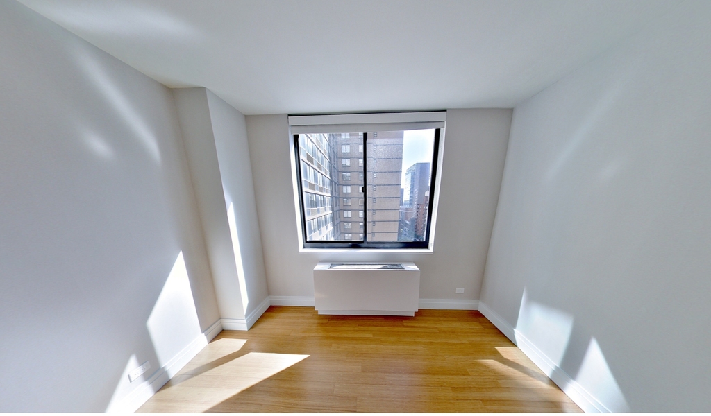 225 East 95th Street - Photo 2