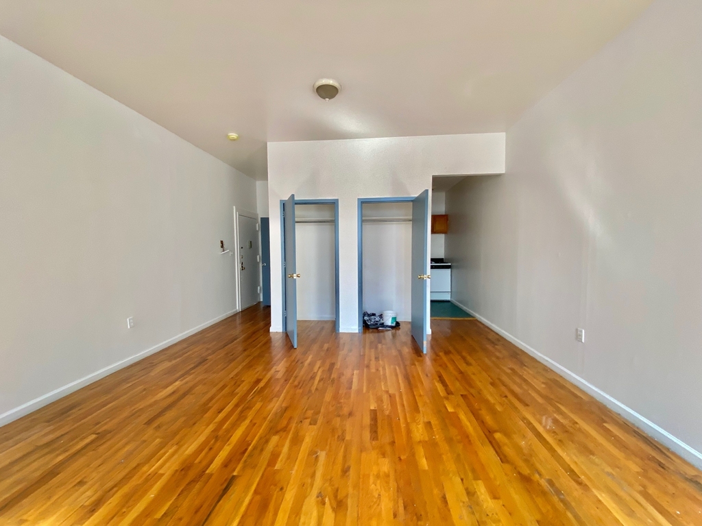 95 Seigel Street - Photo 2