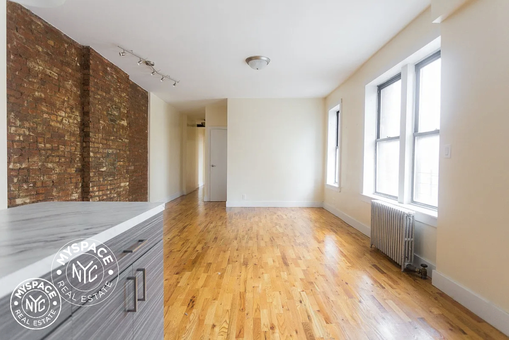 381 Berry Street - Photo 3