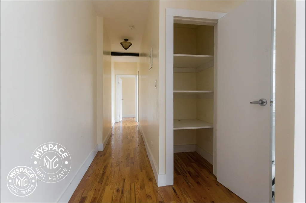 381 Berry Street - Photo 5
