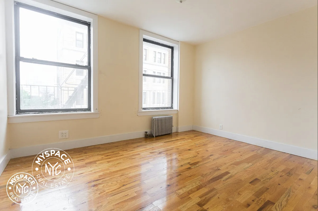 381 Berry Street - Photo 4