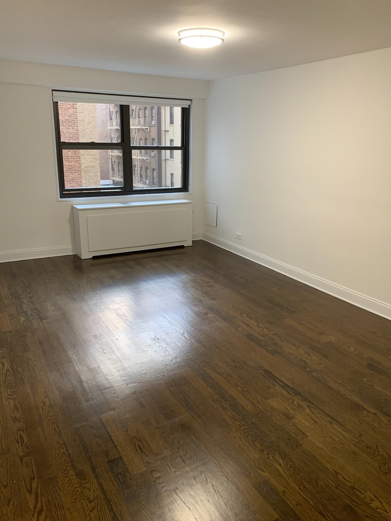 145 East 16th Street - Photo 2