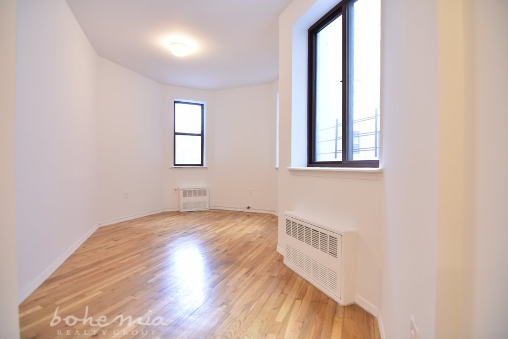 312 W 133rd St - Photo 2