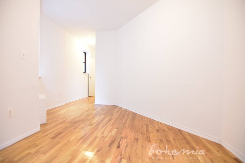 312 W 133rd St - Photo 4