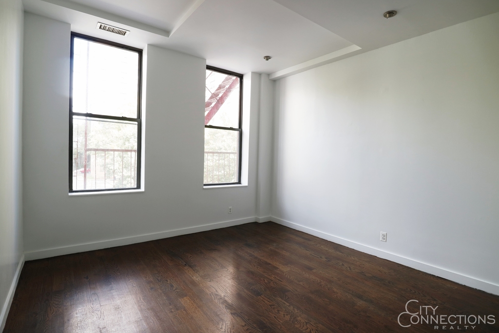 124 Seigel St - Photo 1