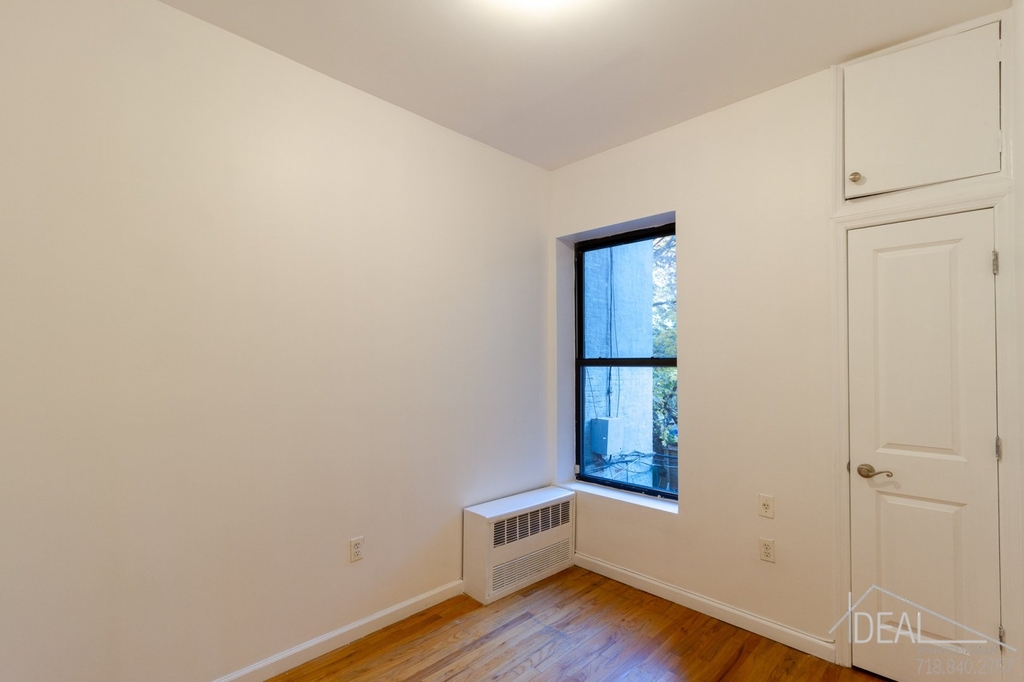 273 Albany Avenue - Photo 4