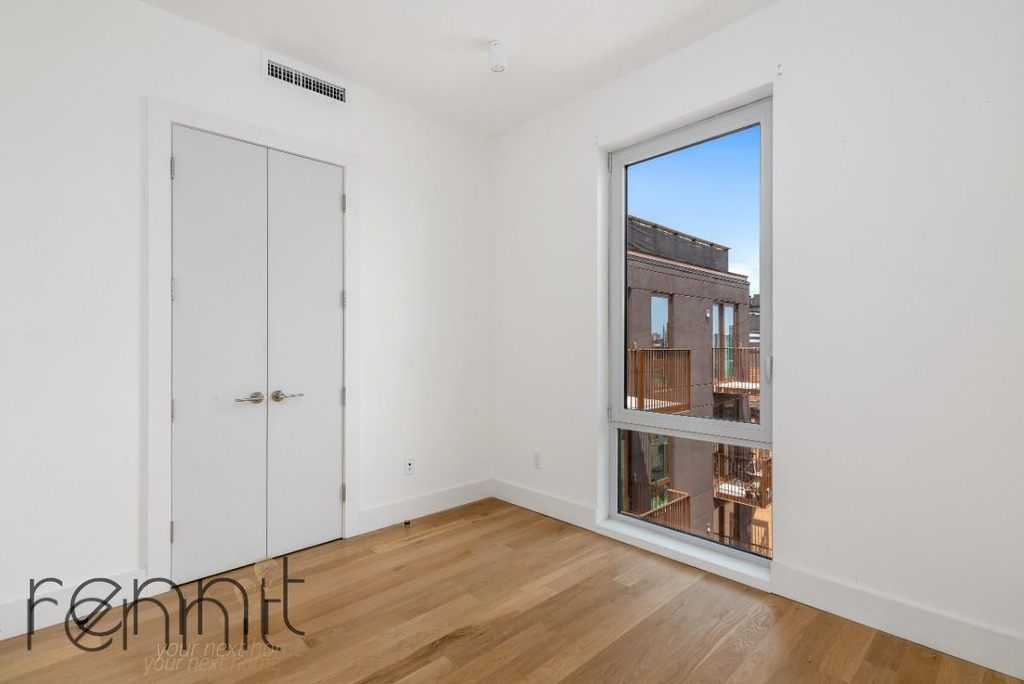 633 Marcy Avenue - Photo 5