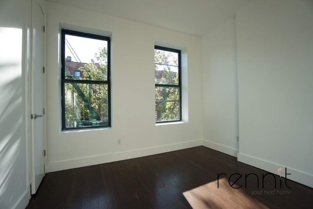 309 Tompkins Avenue - Photo 4