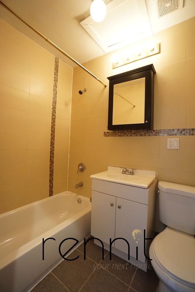 817 St Johns Place - Photo 3