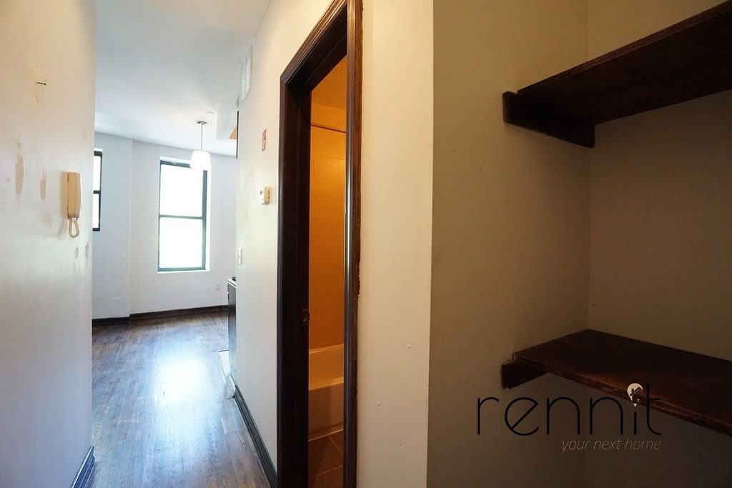 817 St Johns Place - Photo 2