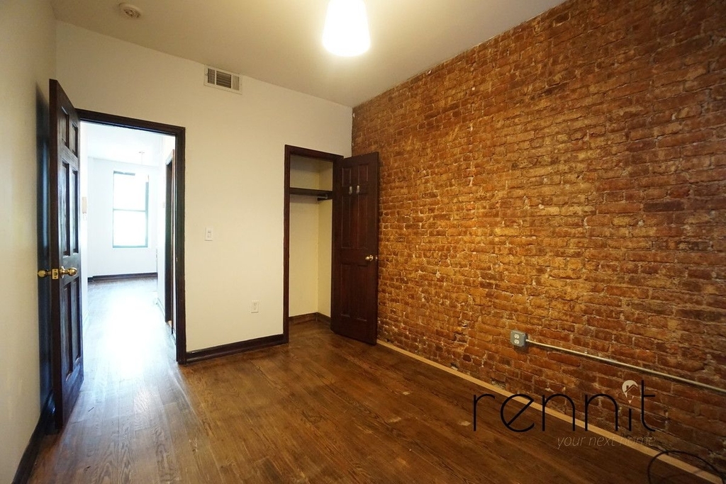 817 St Johns Place - Photo 5