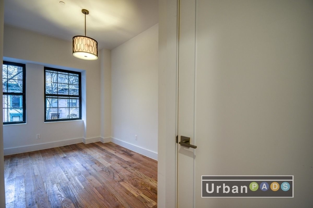 172 Vernon Avenue - Photo 1