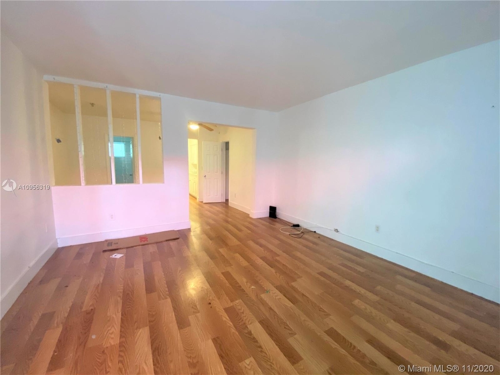 1135 Euclid Ave - Photo 2