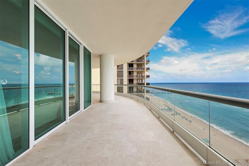 16051 Collins Ave - Photo 15