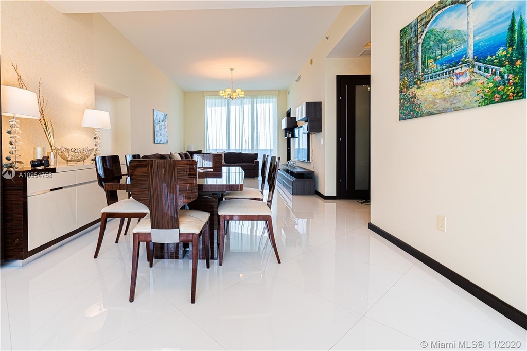 15811 Collins Ave - Photo 14