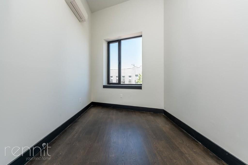 1042 Flushing Avenue - Photo 4