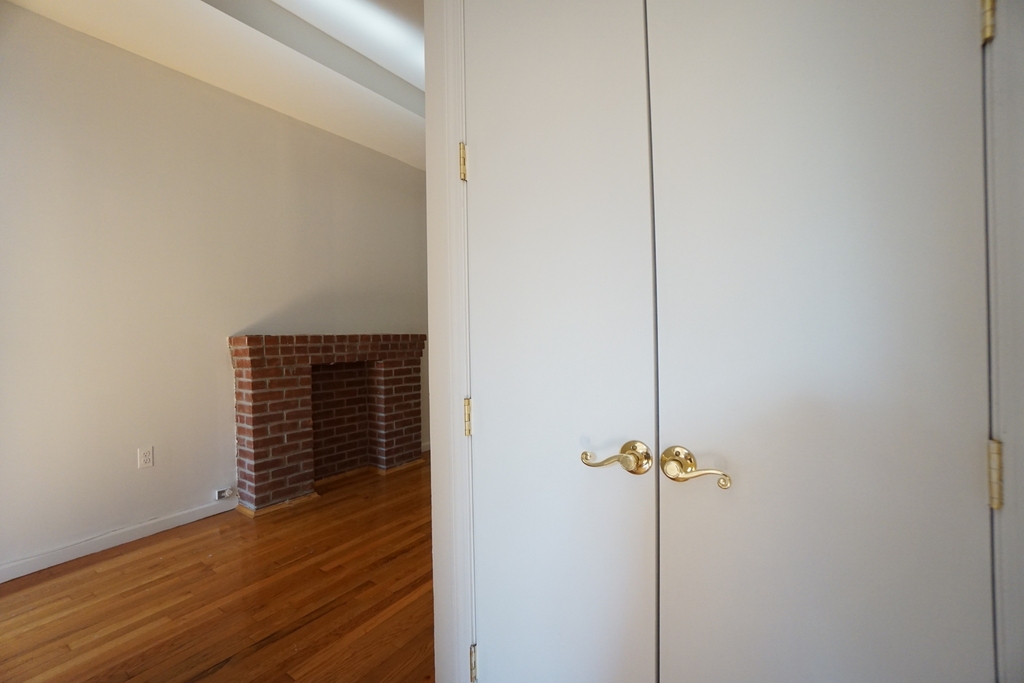 266 Himrod Street - Photo 8