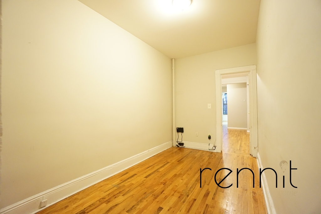 559 Seneca Avenue - Photo 1