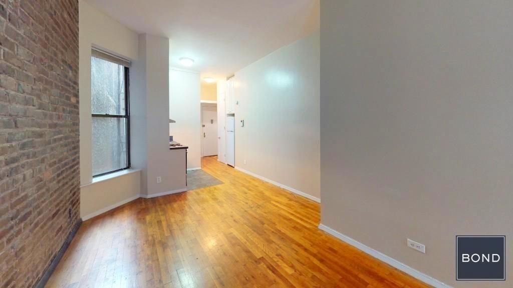 331 East 33rd Street - Photo 1