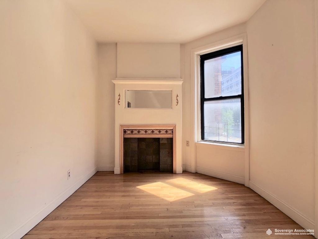 941 Amsterdam Avenue - Photo 2